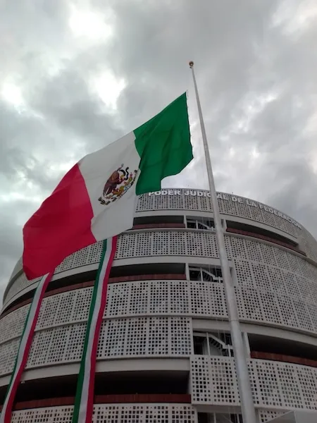 Fabricación de Astas y Banderas